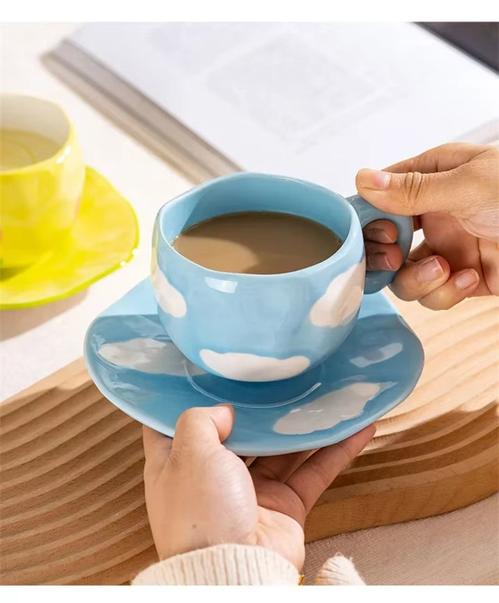 taza y plato de cerámica irregular con patrón de nube para tomar café y te
